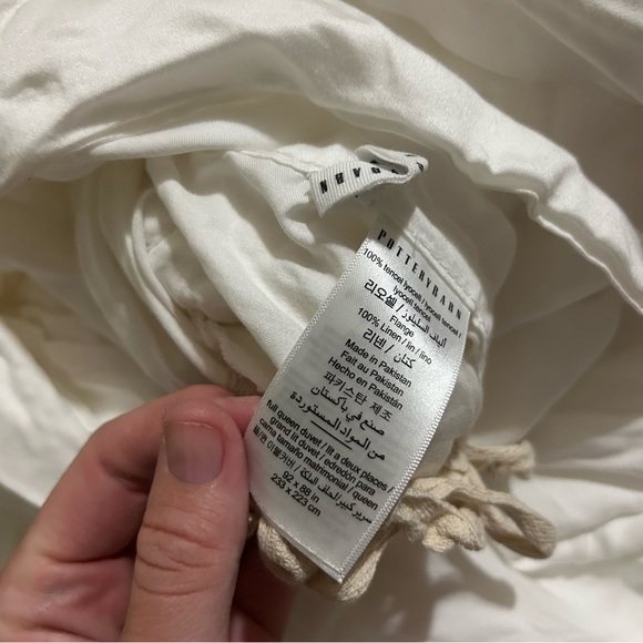 Pottery Barn Other - Pottery Barn full queen duvet